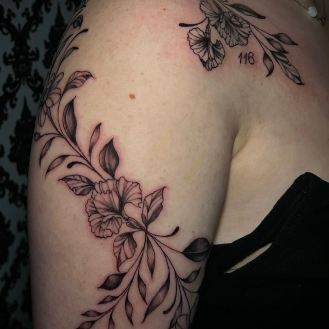 Tattoo by @amry.tattoos โ fine_line, black_and_grey