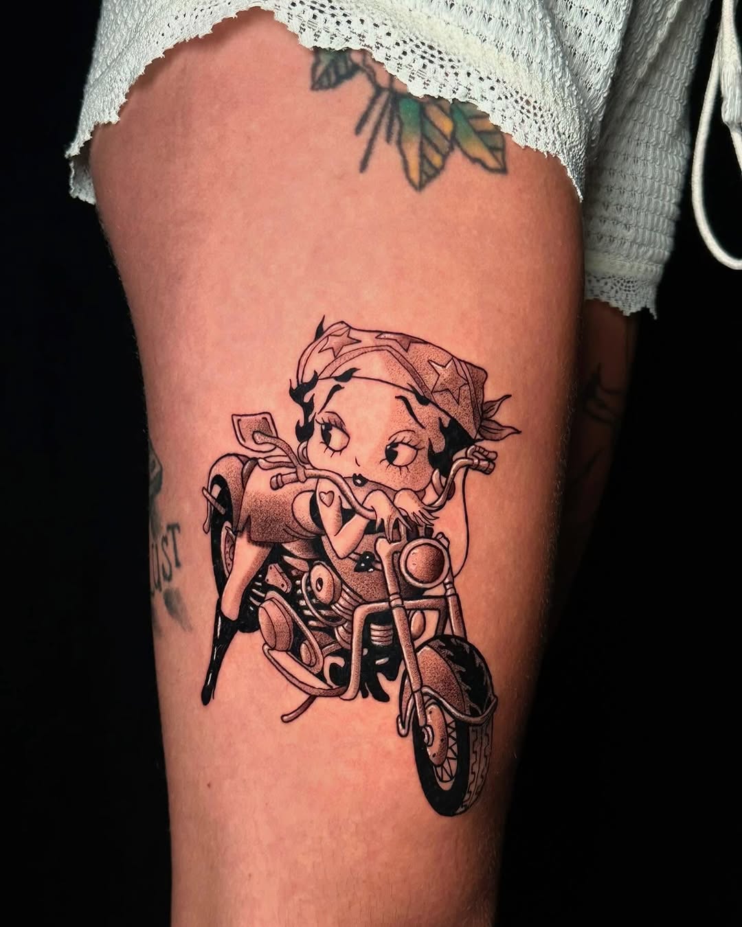 Tattoo by @picaflor.tattooer — new_school