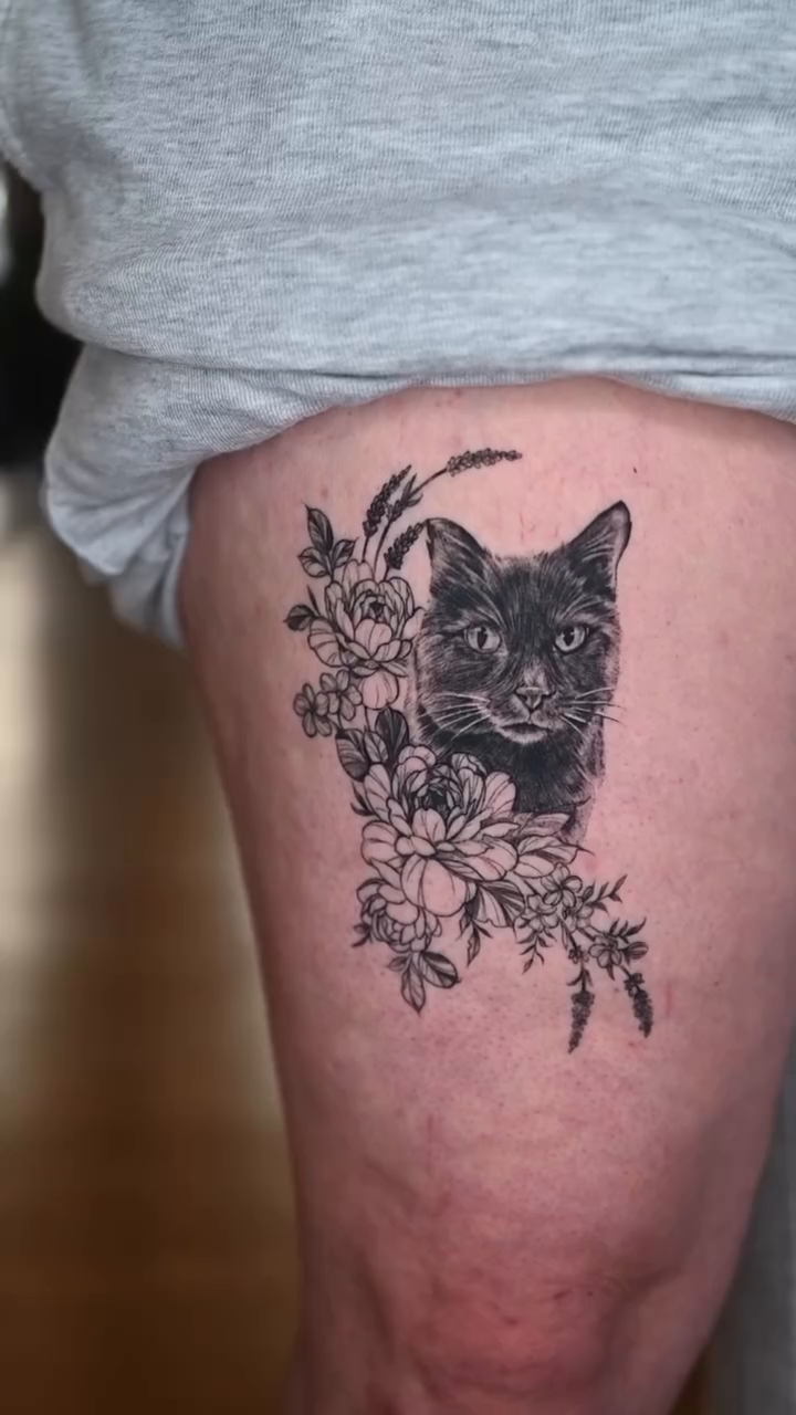 Tattoo by @orimerchan — blackwork, fine_line
