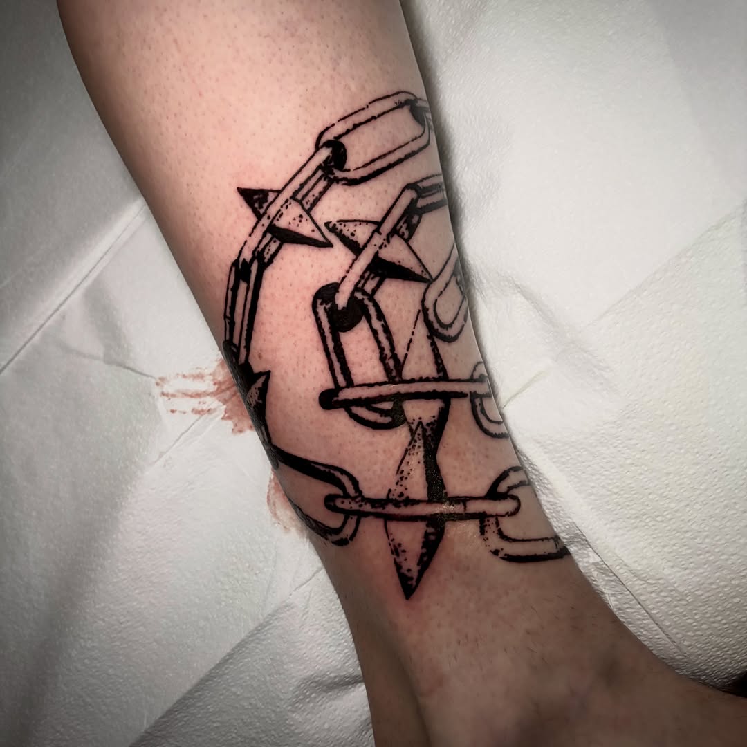 Tattoo by @unknownliquids — blackwork
