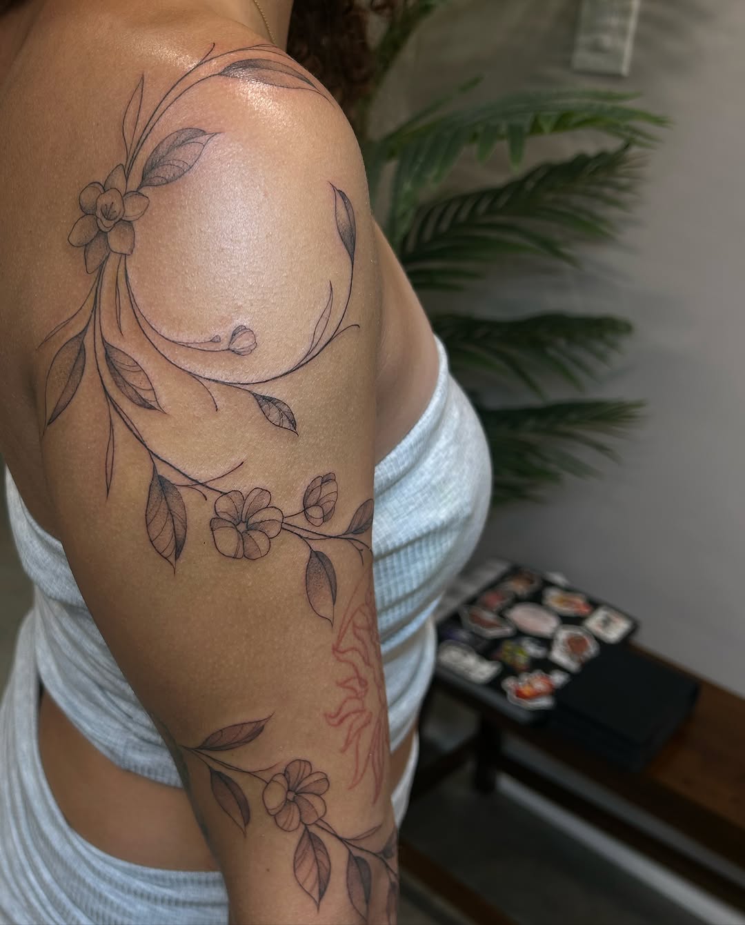 Tattoo by @tattoosbyalyssa — fine_line, minimalist