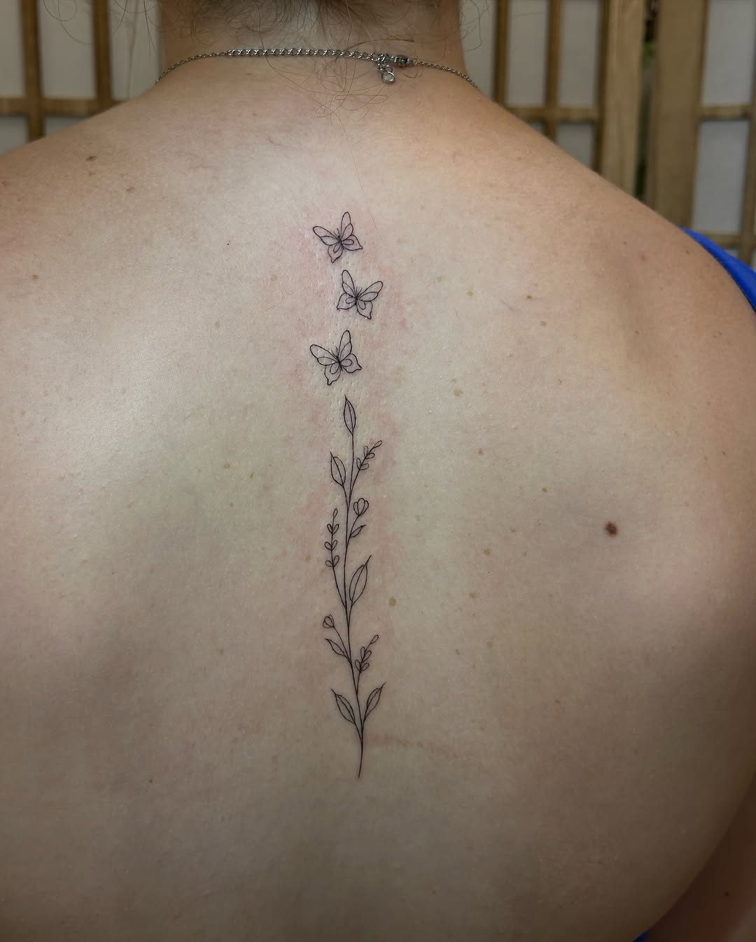 Tattoo by @tattoosbyalyssa — fine_line, minimalist