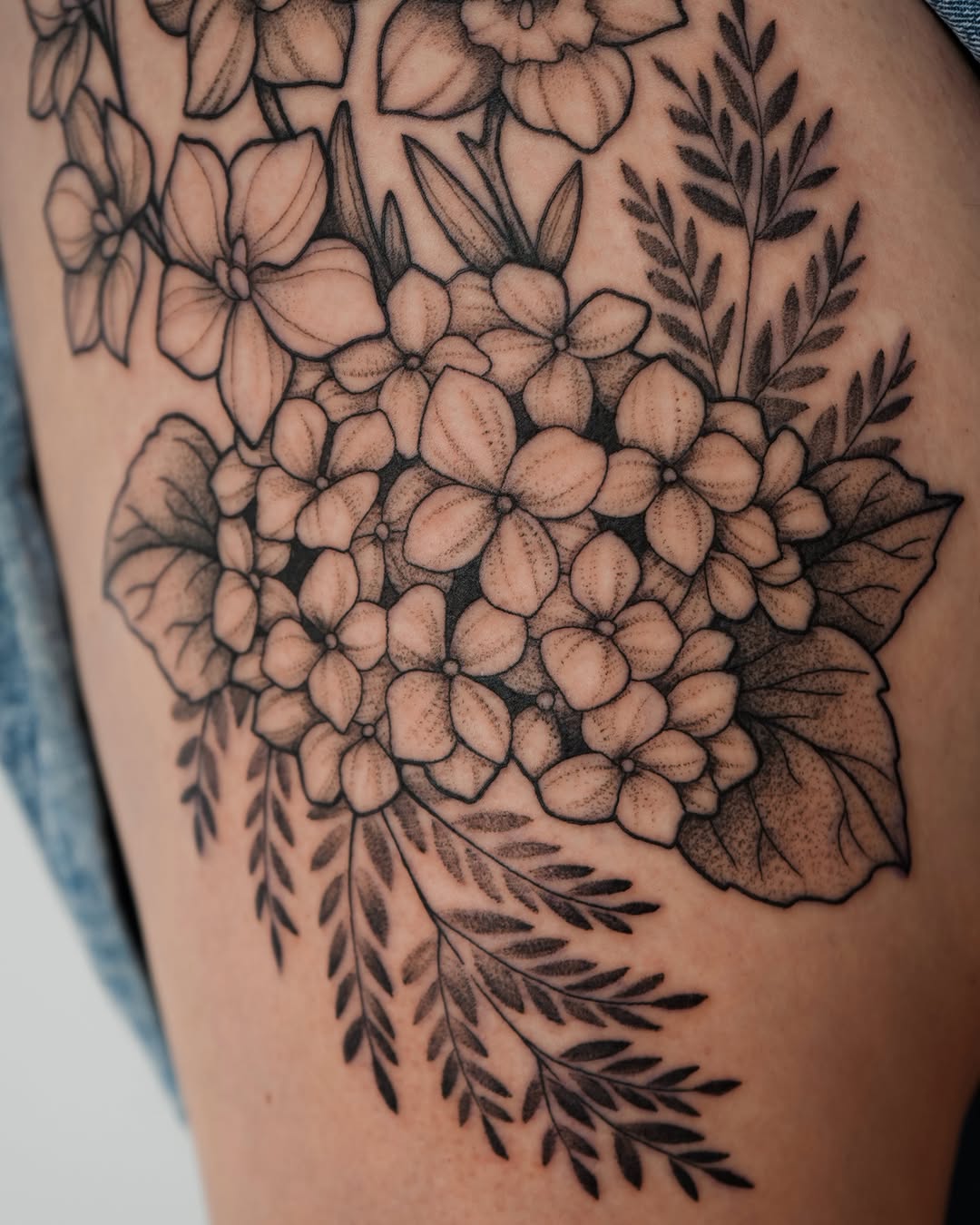 Tattoo by @mikaylasuetattoo — fine_line, dotwork