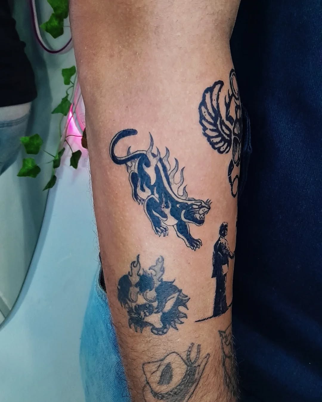 Tattoo by @wesleyfdm — american_traditional, blackwork