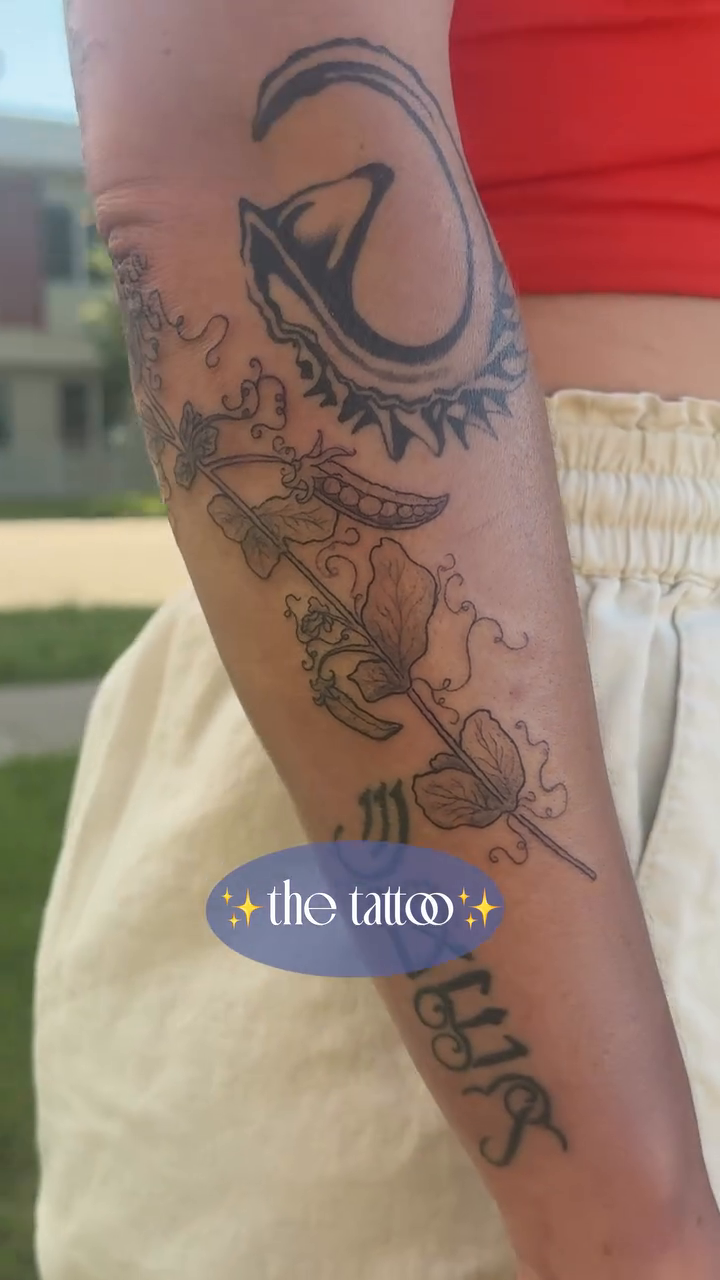 Tattoo by @patutattoo_by_e — fine_line, black_and_grey