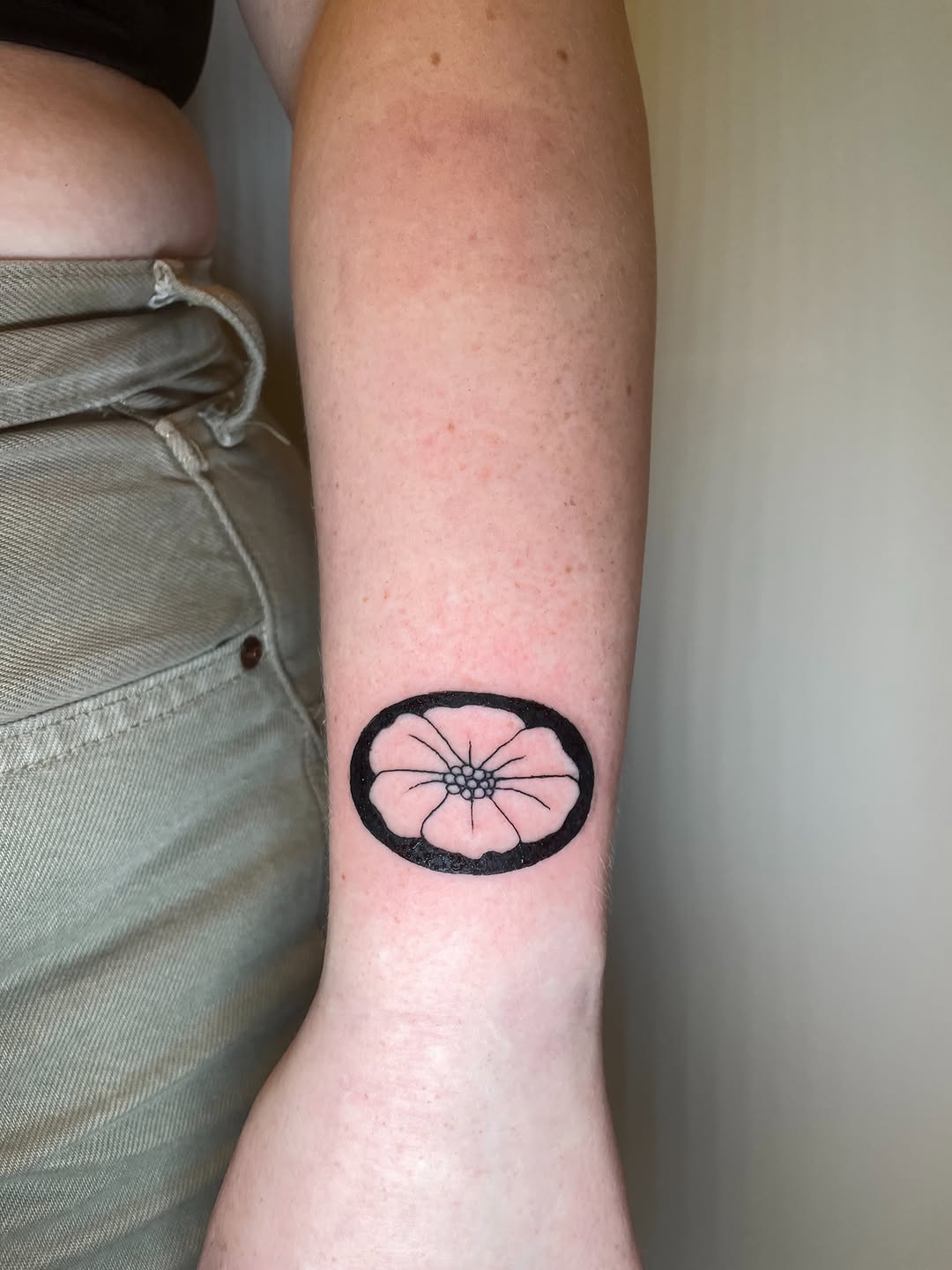 Tattoo by @maul.isk — black_and_grey, minimalist