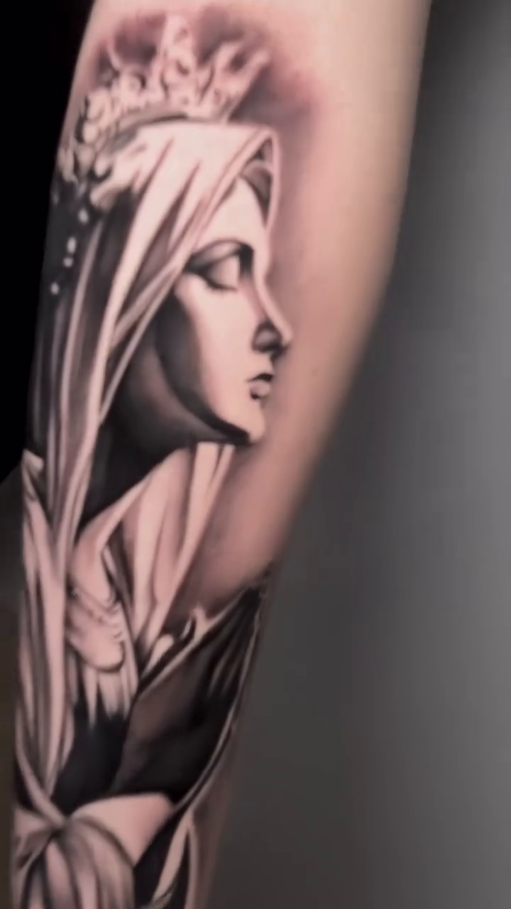 Tattoo by @rawb_tattoos β black_and_grey, realism