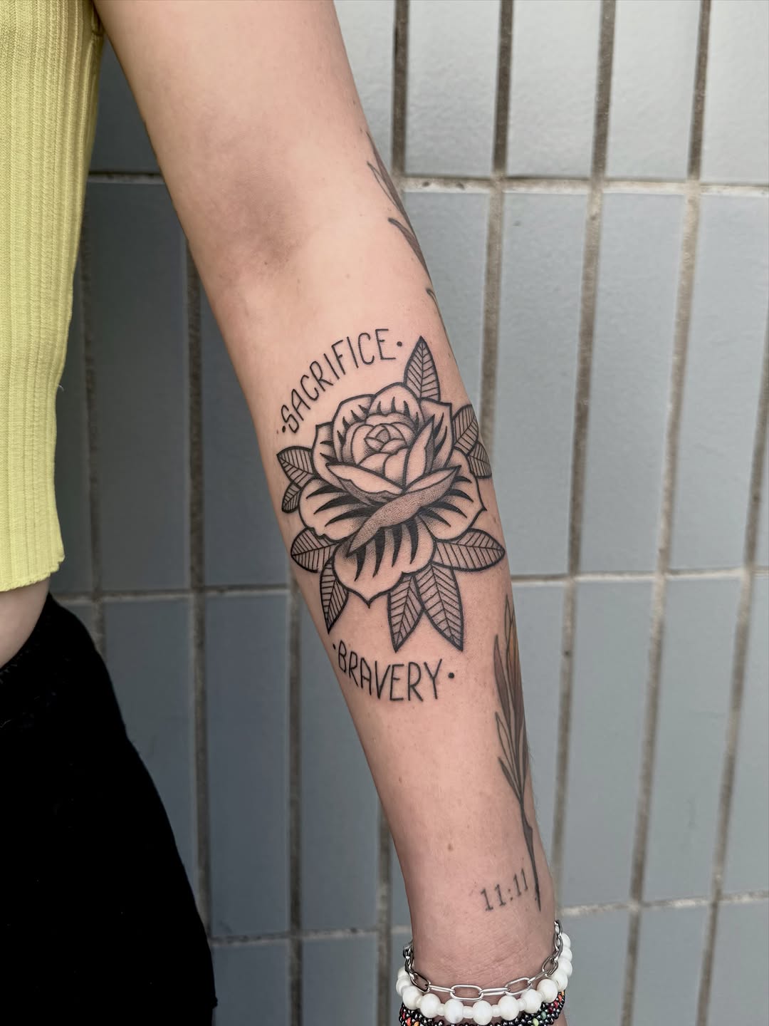 Tattoo by @vagamundo.tat2 — american_traditional, lettering_script