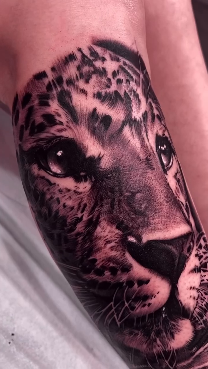 Tattoo by @erickgutierrezart1 — realism, black_and_grey