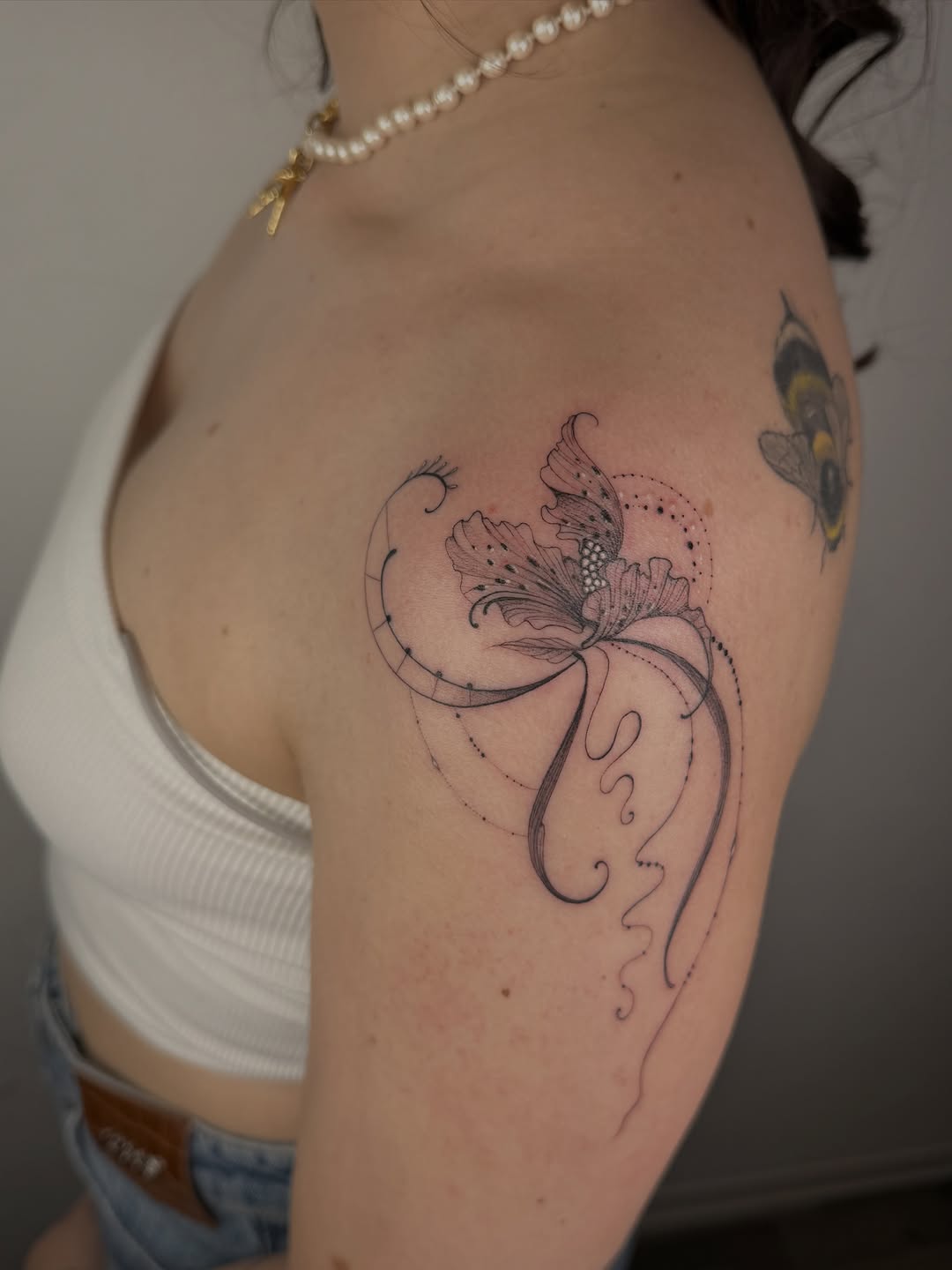 Tattoo by @ermetica_tattoo — fine_line, ornamental
