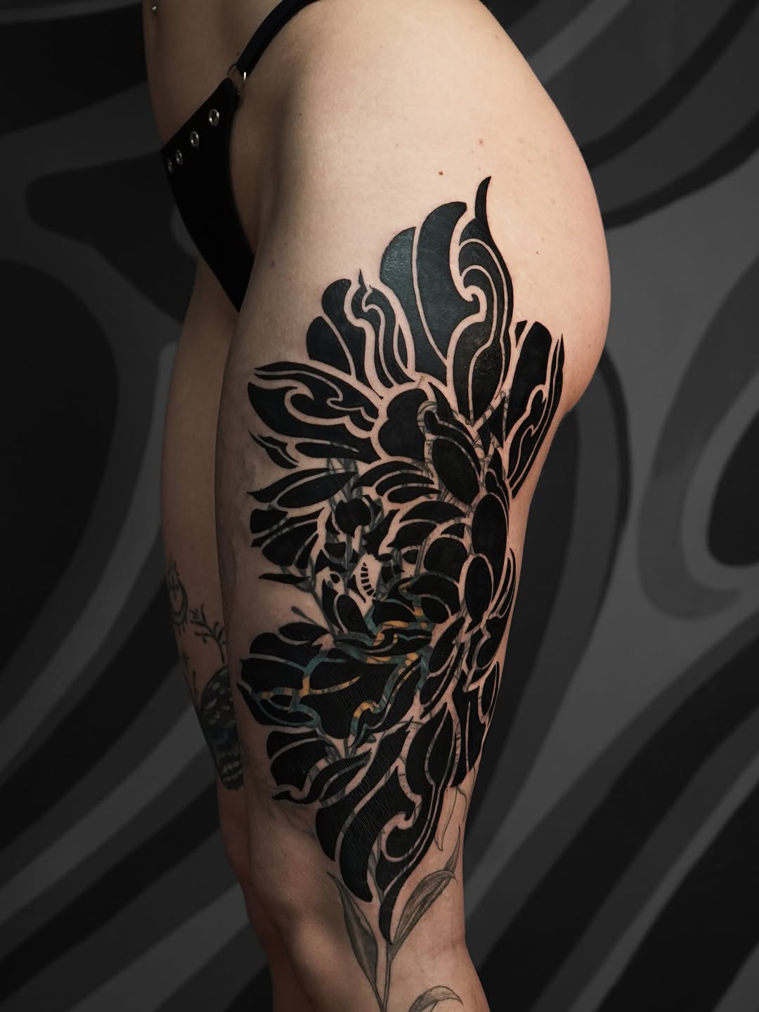 Tattoo by @volta.black — blackwork, japanese_irezumi