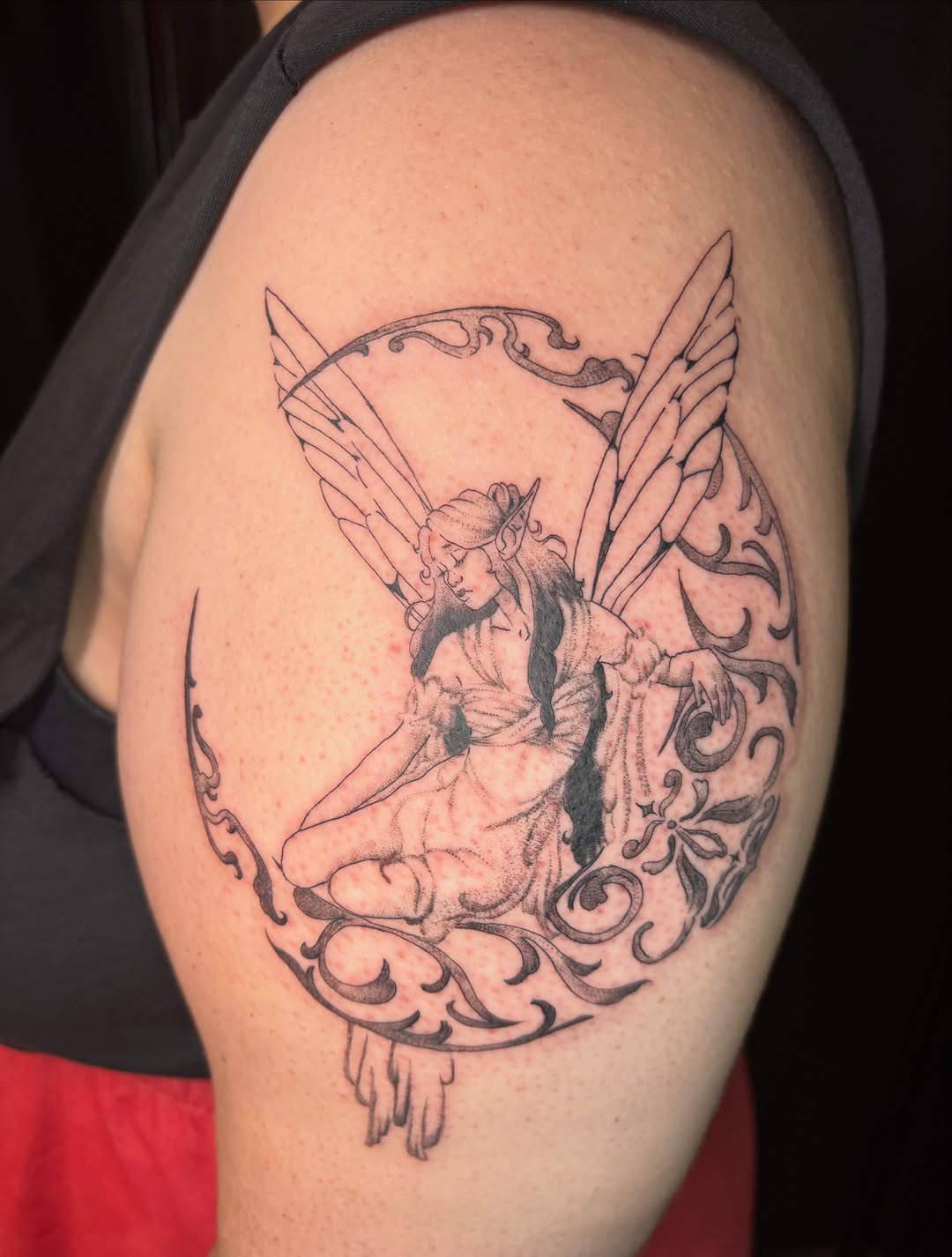 Tattoo by @fernwilds_tattoo โ black_and_grey, illustrative