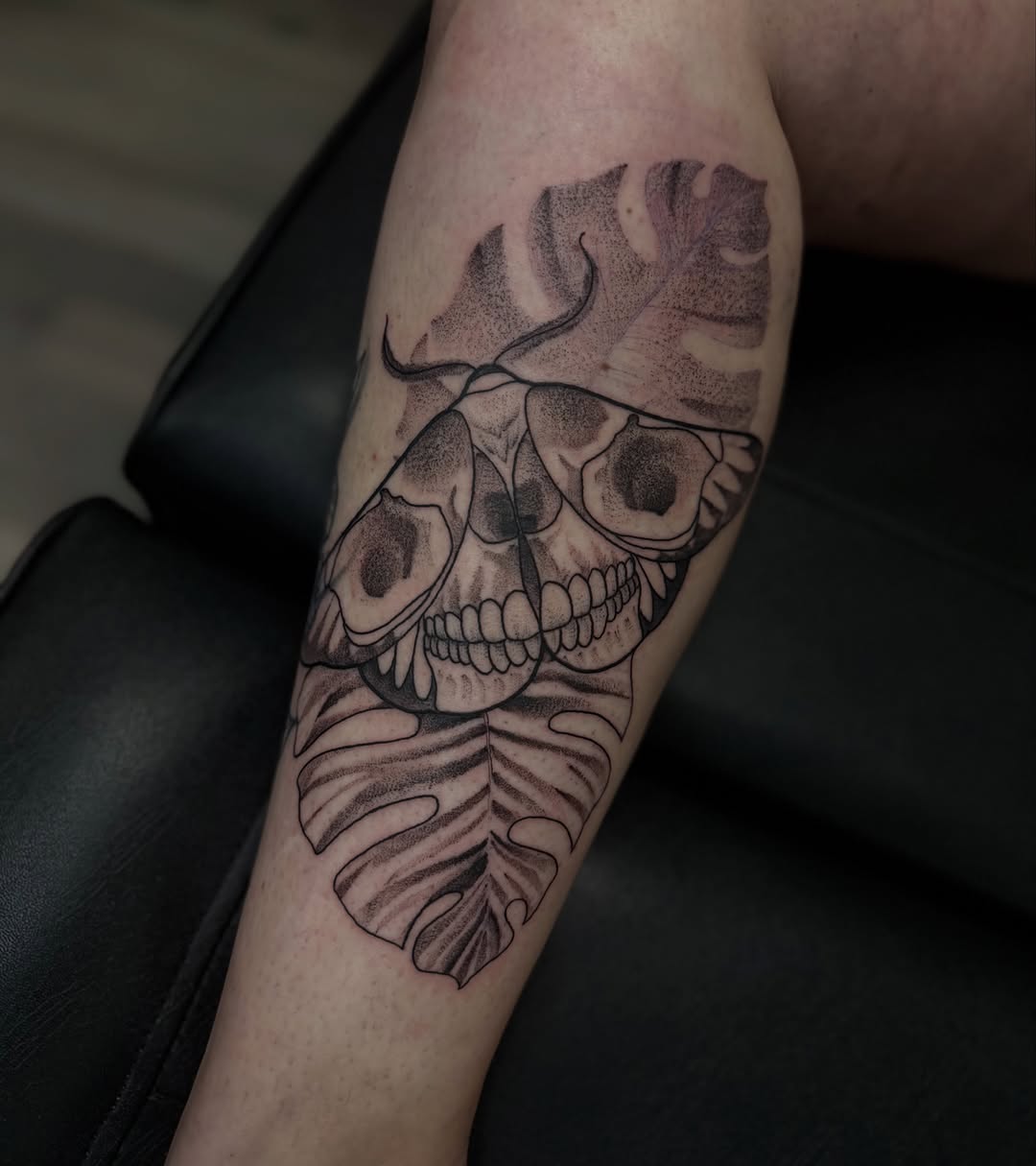 Tattoo by @radtattoo93 โ black_and_grey, dotwork