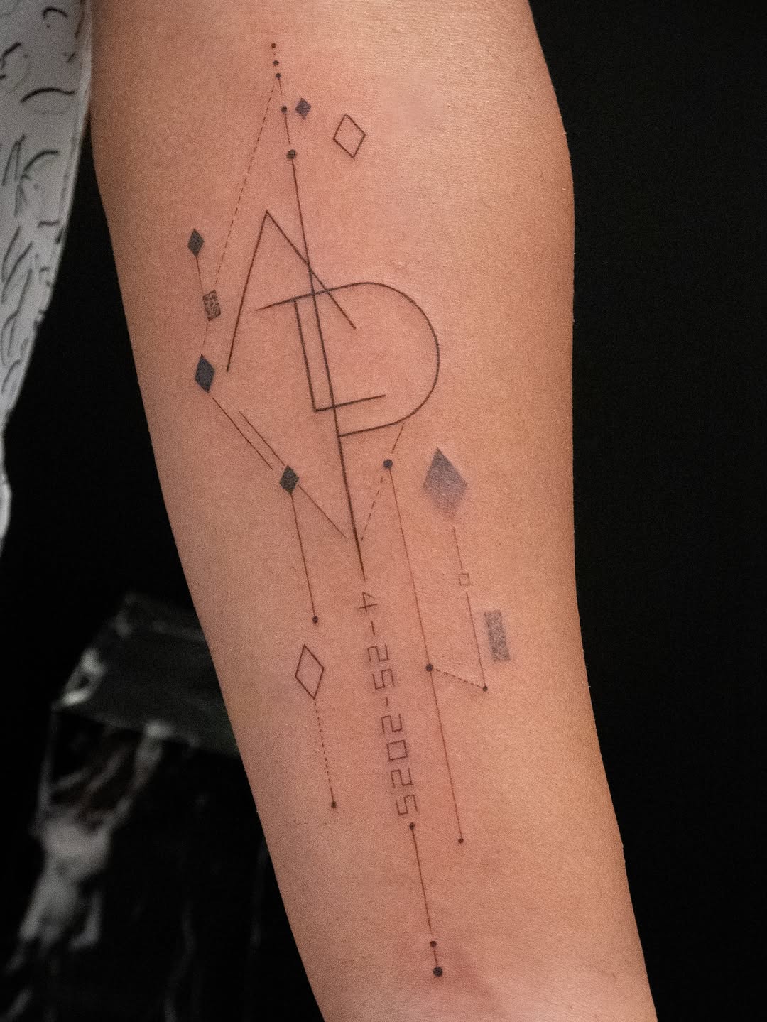 Tattoo by @junh_tattoo β geometric, fine_line