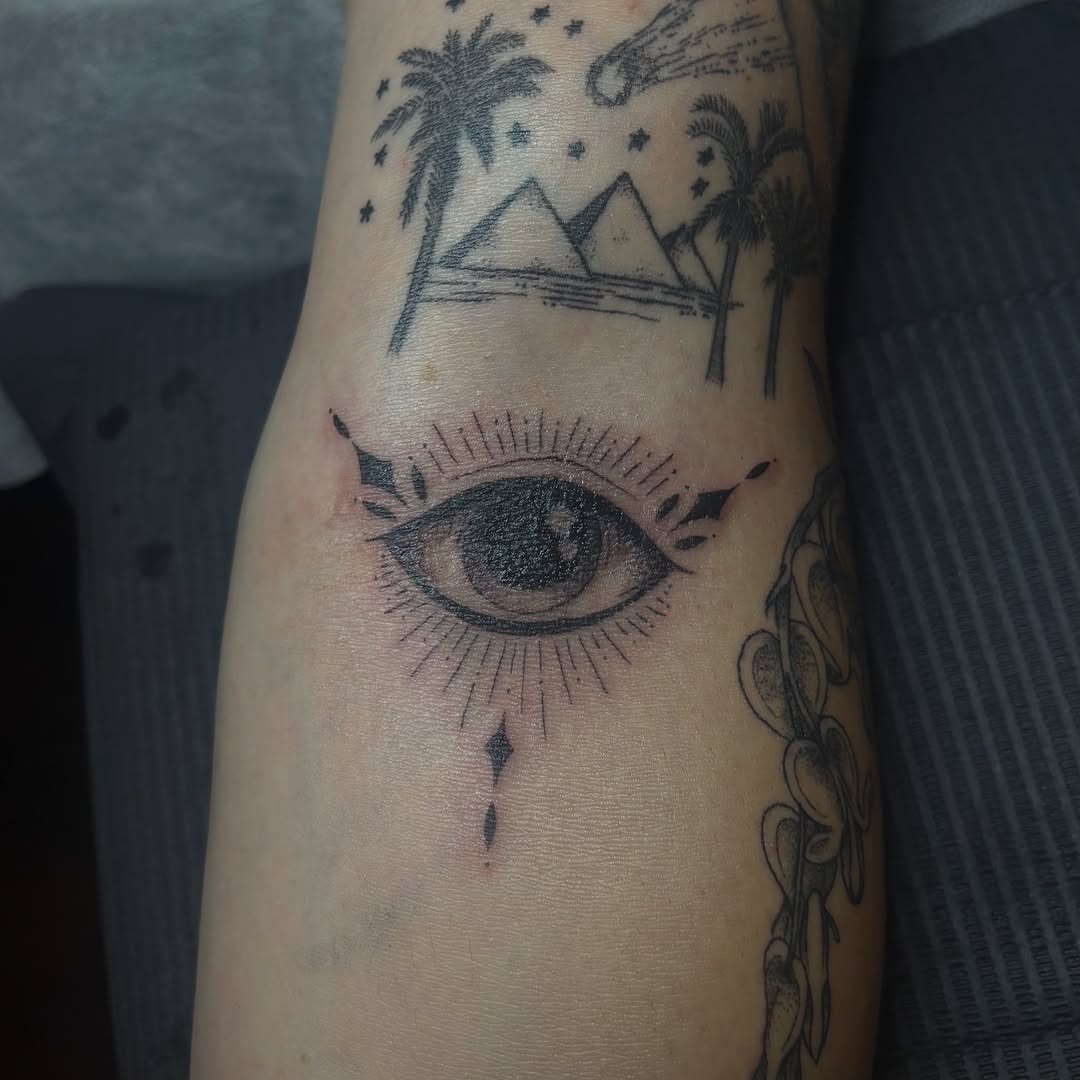 Tattoo by @tattoosbysamira — fine_line, black_and_grey