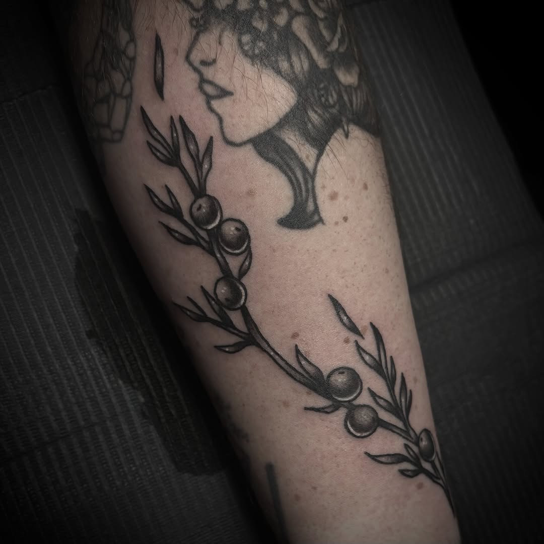 Tattoo by @venoctemtattoo β fine_line, black_and_grey