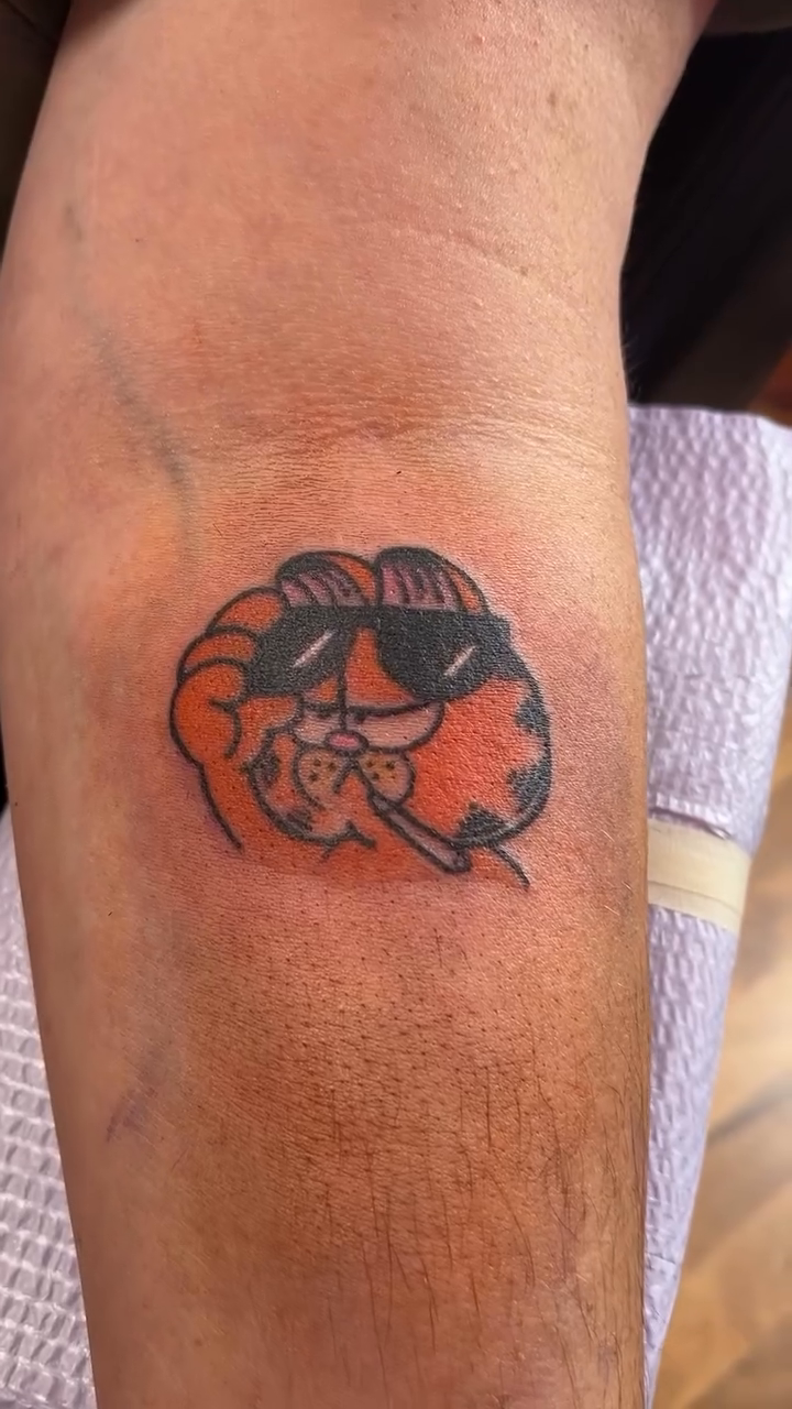 Tattoo by @fettbuilt β new_school