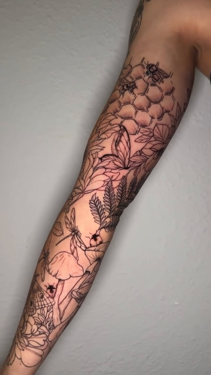Tattoo by @vileinkzz — fine_line, black_and_grey