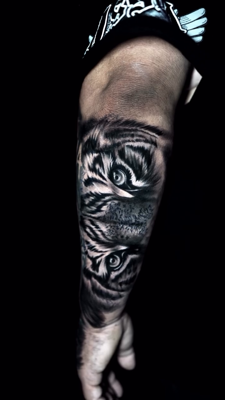 Tattoo by @rolytattoo.cuba — realism, black_and_grey