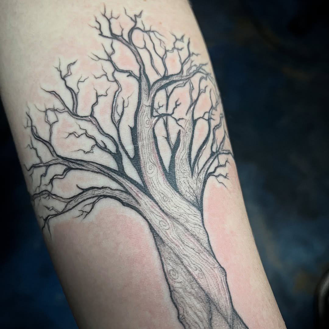 Tattoo by @sidryantattoo โ black_and_grey, illustrative