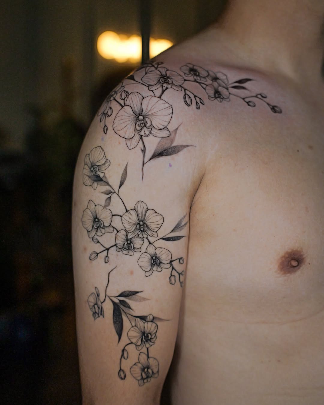 Tattoo by @minto.tattoo โ fine_line, black_and_grey