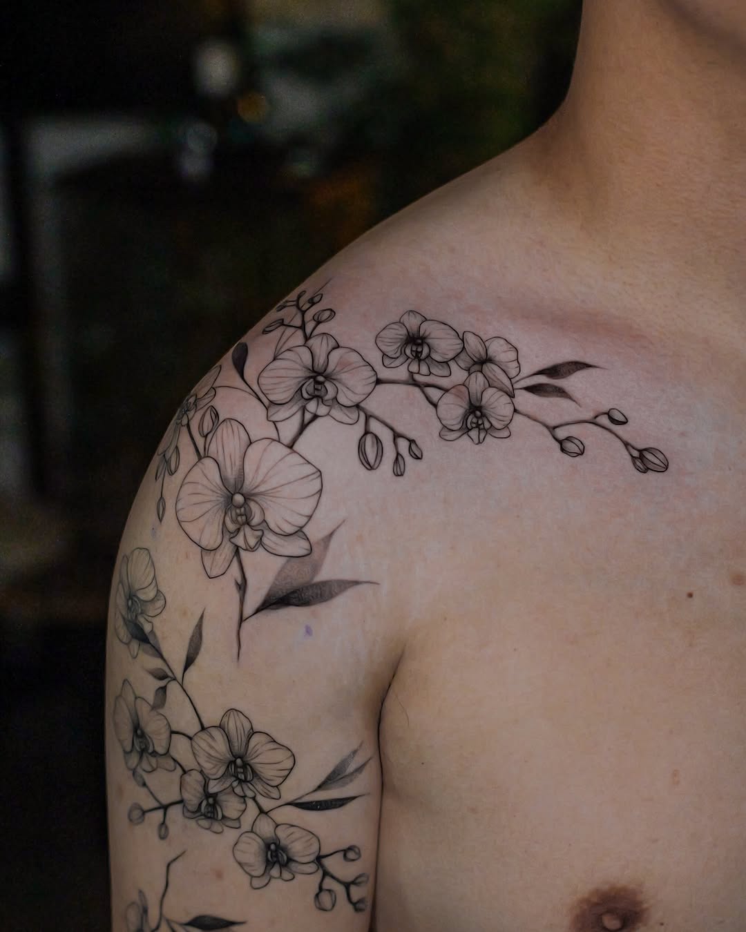 Tattoo by @minto.tattoo โ fine_line, black_and_grey