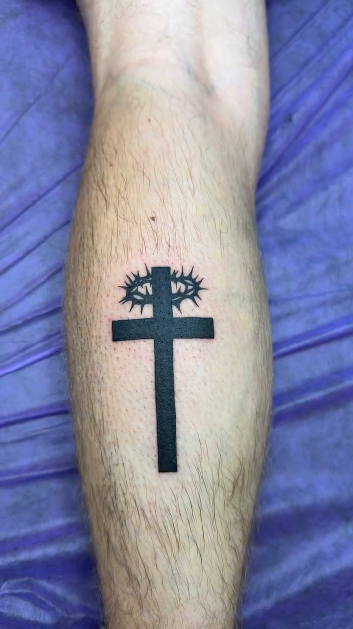 Tattoo by @mountpeaktattoo โ blackwork