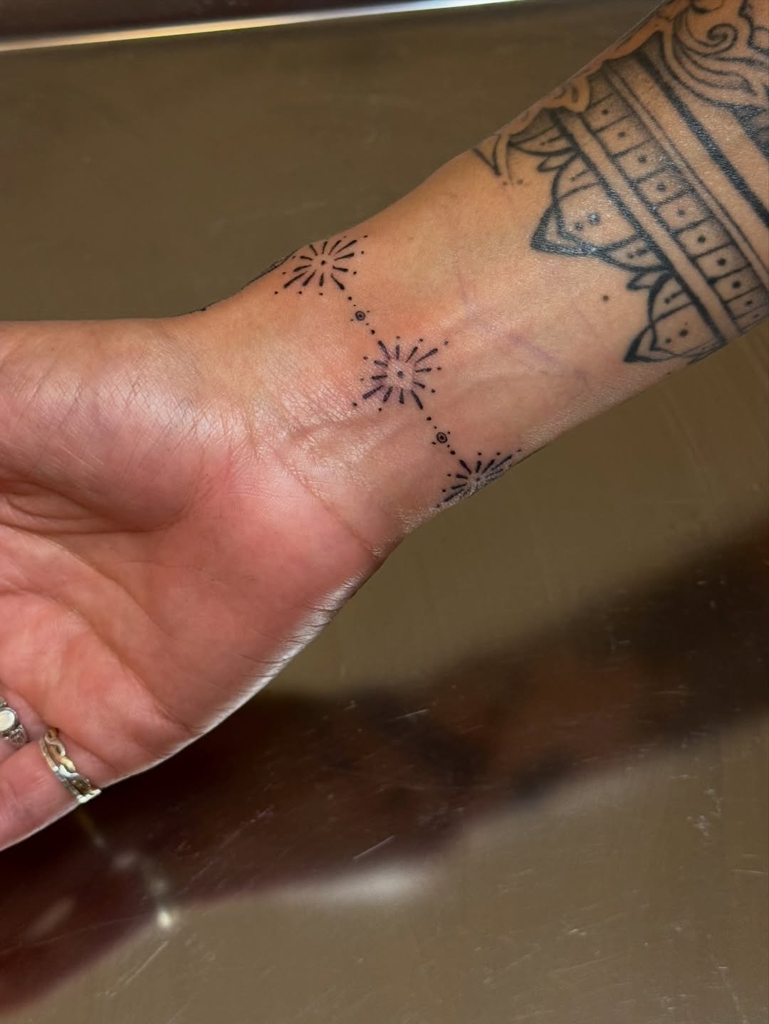 Tattoo by @liannadefleur โ fine_line, minimalist
