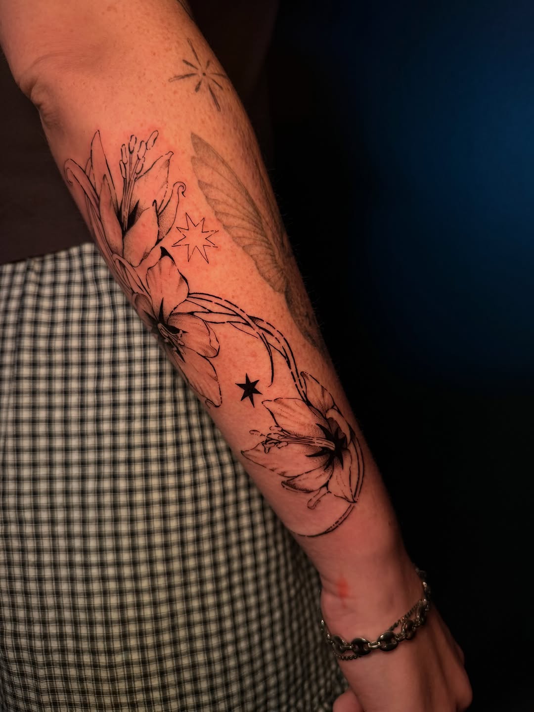 Tattoo by @juniperinkk — fine_line, black_and_grey