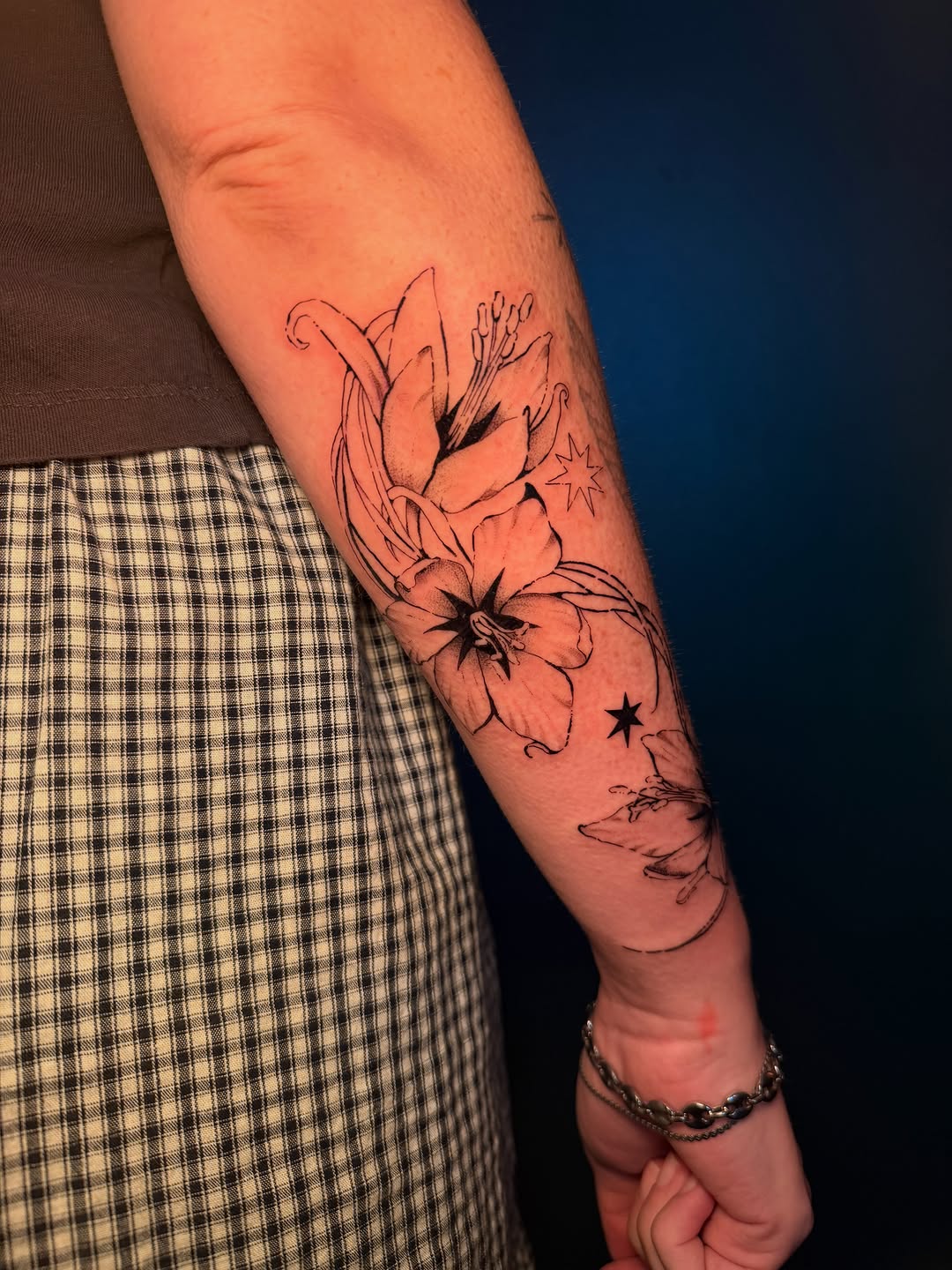 Tattoo by @juniperinkk — fine_line, black_and_grey