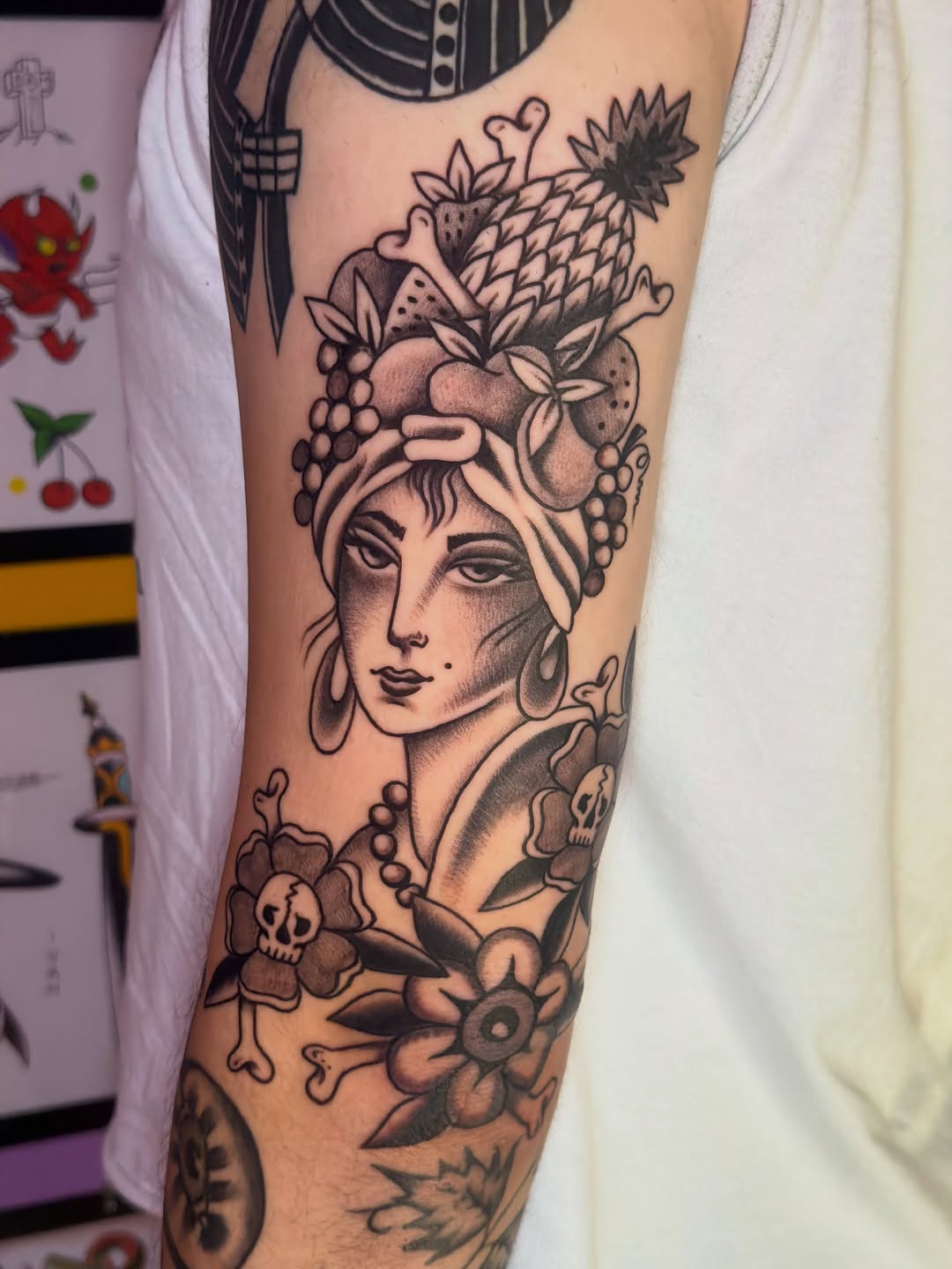Tattoo by @biancafeliciamaria — american_traditional, black_and_grey