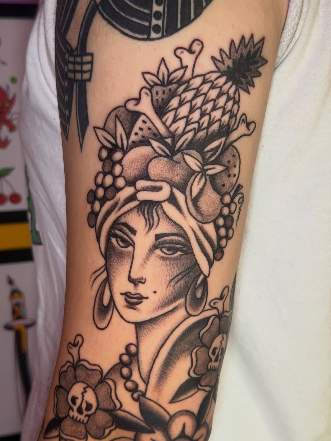 Tattoo by @biancafeliciamaria — american_traditional, black_and_grey