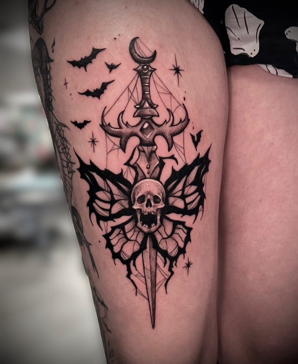 Tattoo by @leawhite_tattoos β black_and_grey, dark_realism
