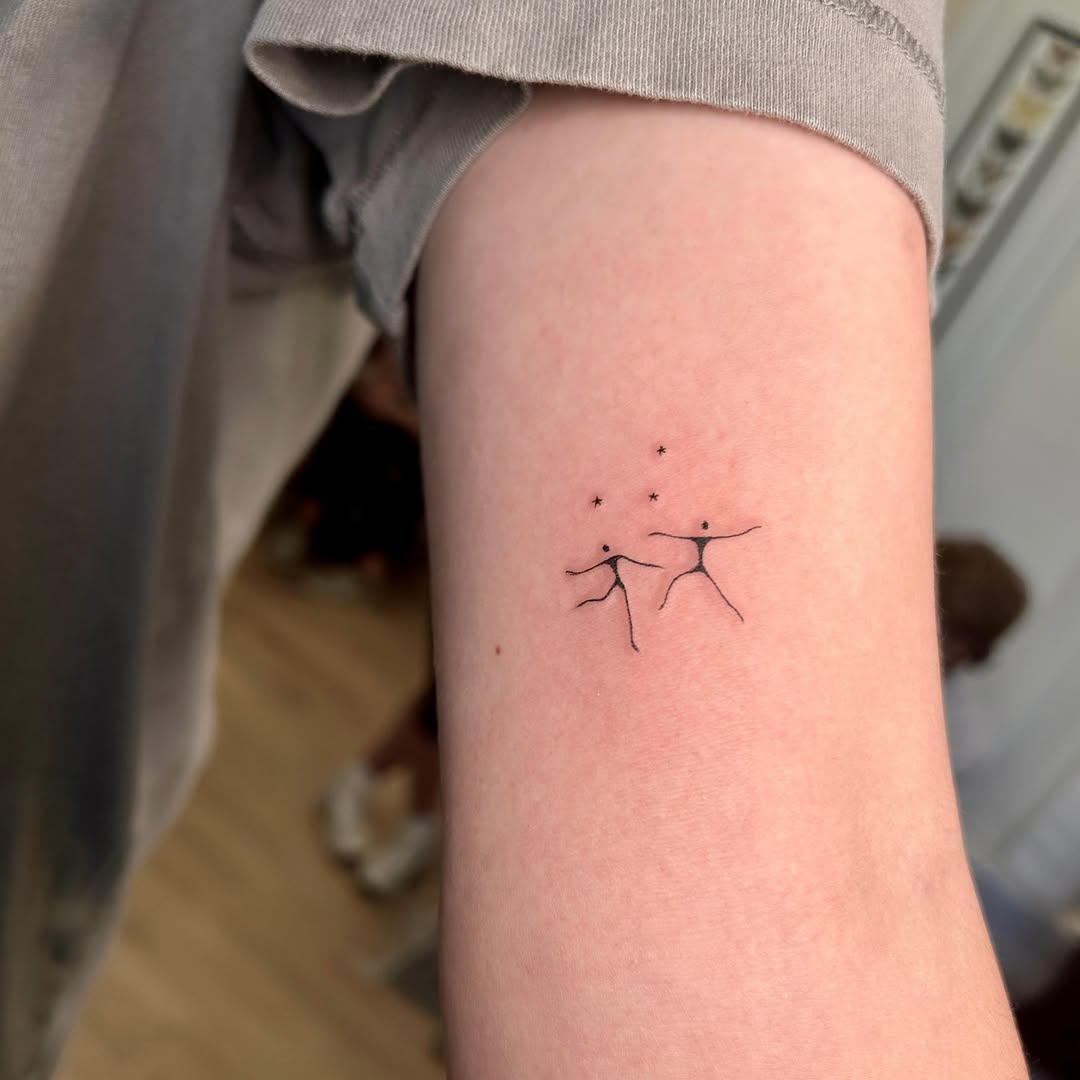 Tattoo by @littleinkliv โ fine_line, minimalist