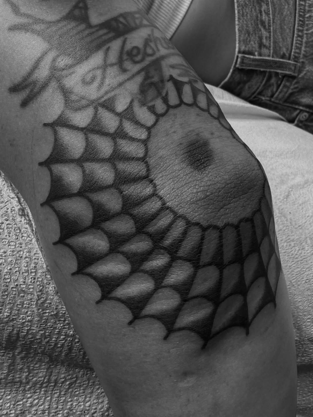 Tattoo by @benkarnofsky โ black_and_grey, geometric