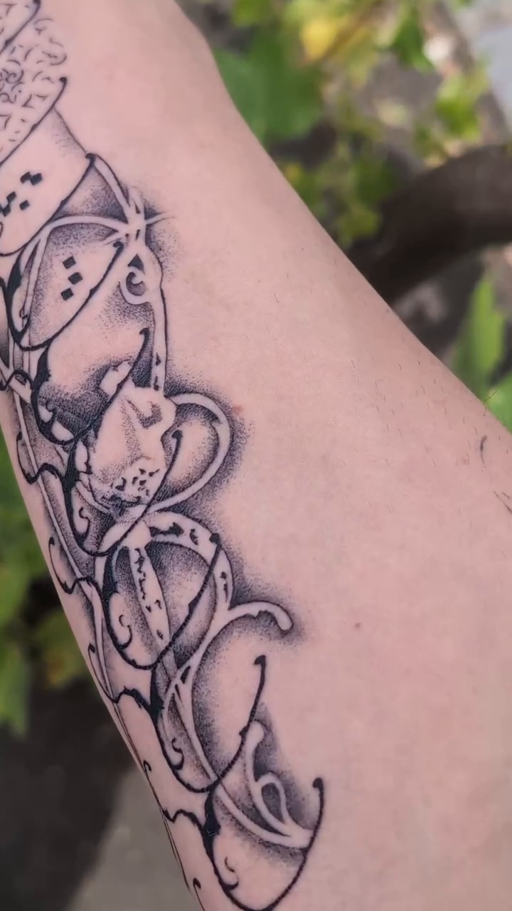 Tattoo by @ntash_ttt — geometric, blackwork