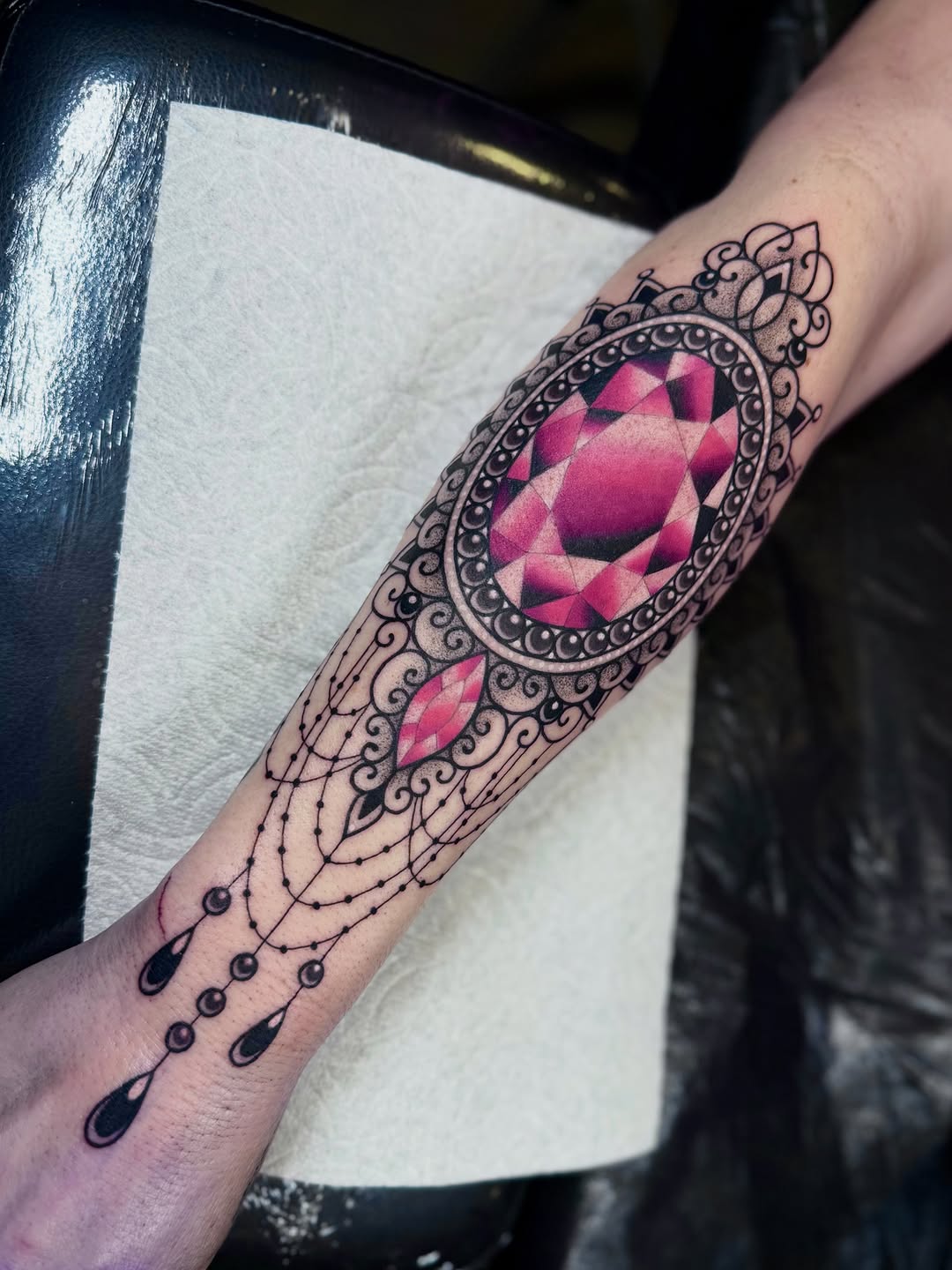 Tattoo by @erikalukaart — ornamental, fine_line