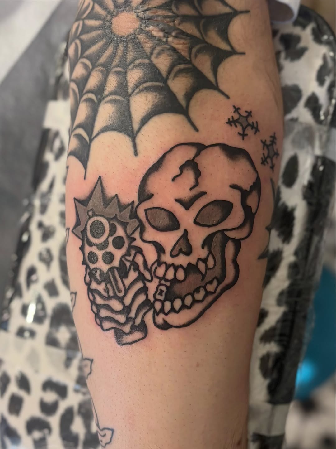Tattoo by @tiaxcave — american_traditional