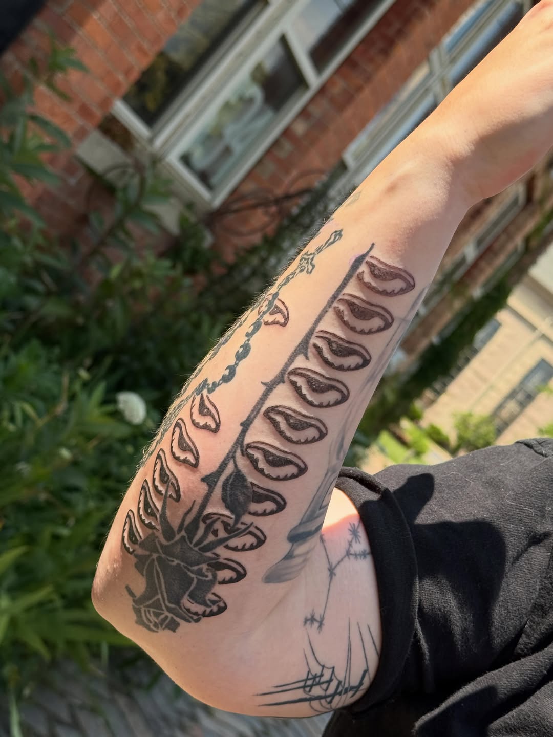 Tattoo by @solarsilas — blackwork
