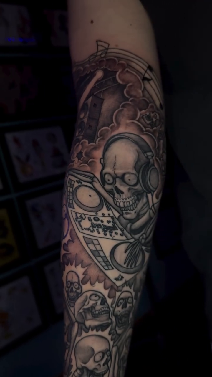 Tattoo by @rtist_ink — black_and_grey, realism