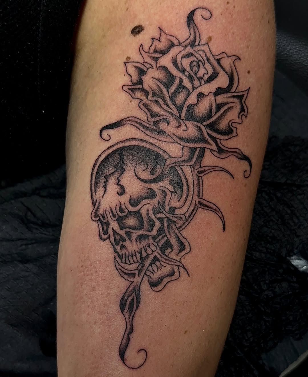 Tattoo by @vayiatattoos β black_and_grey, dark_realism
