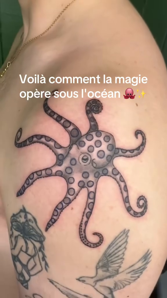 Tattoo by @myl.valois_tattoo — black_and_grey, fine_line