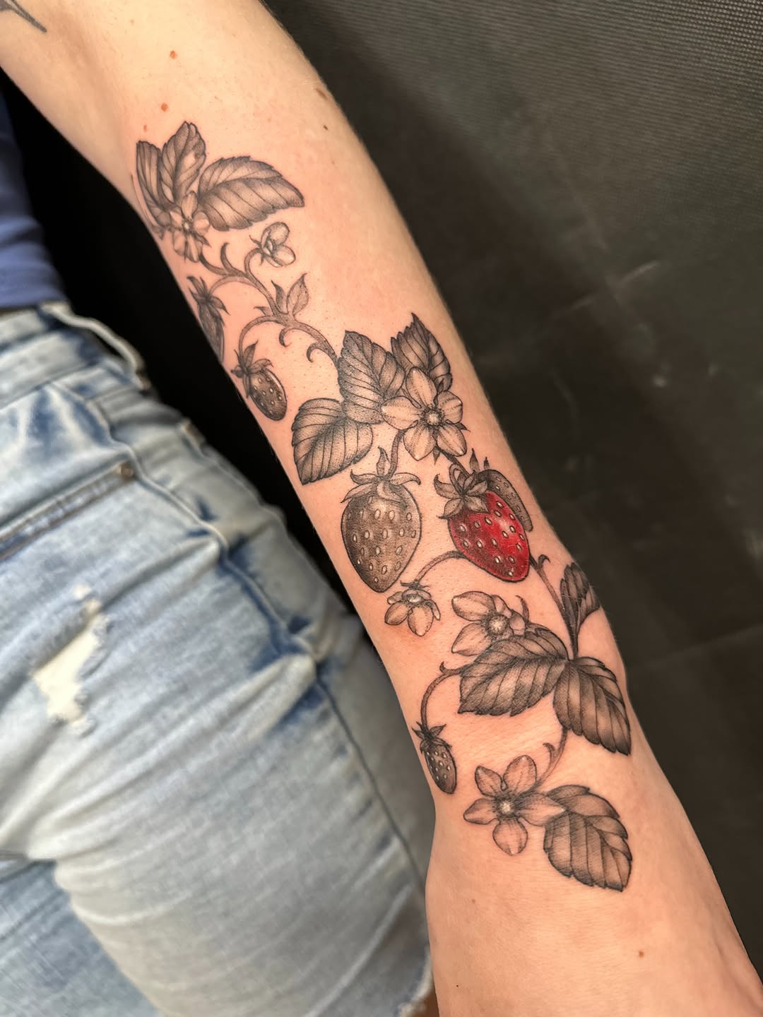Tattoo by @mittzhell — fine_line, black_and_grey