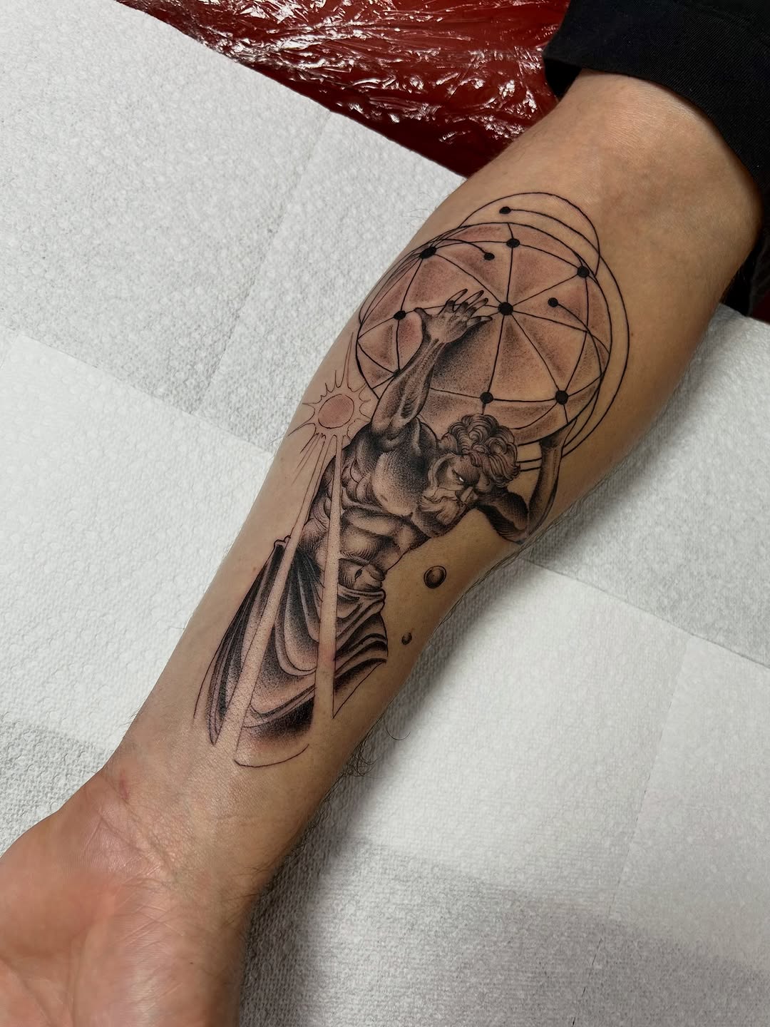 Tattoo by @obiecruztattoo — black_and_grey, geometric