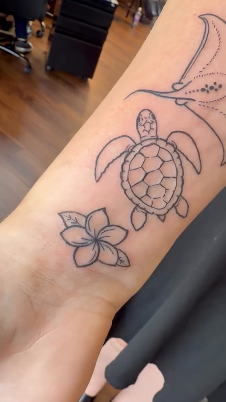 Tattoo by @adriennesmith.ink — fine_line