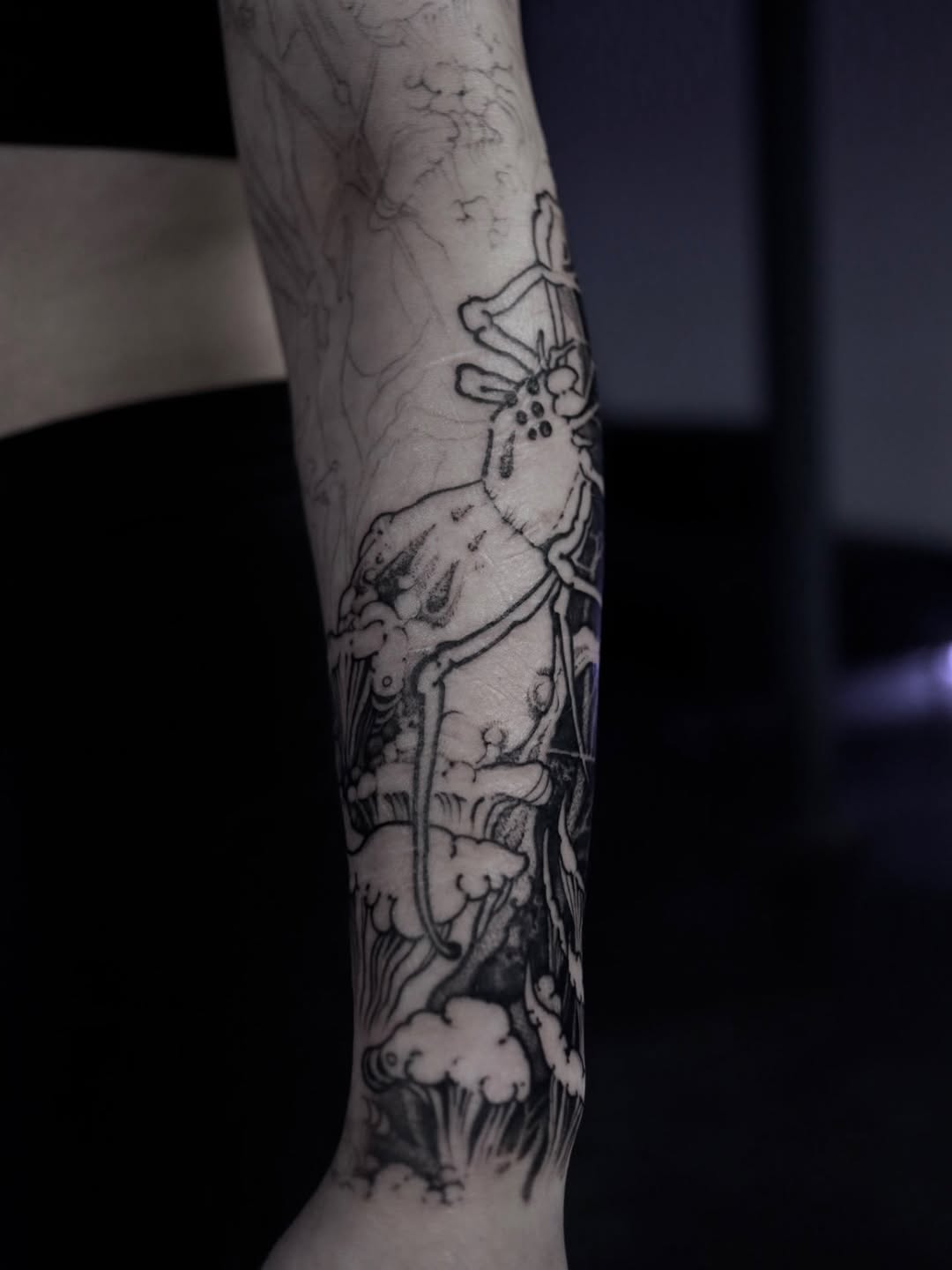 Tattoo by @annie.drkwv — black_and_grey, illustrative