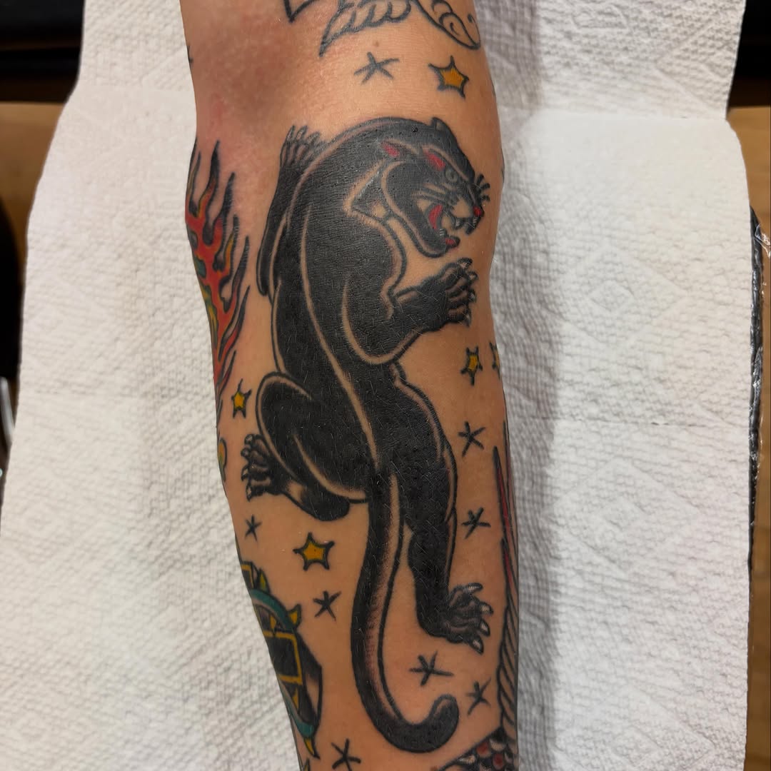 Tattoo by @eriktulgetsketattoo — american_traditional, blackwork