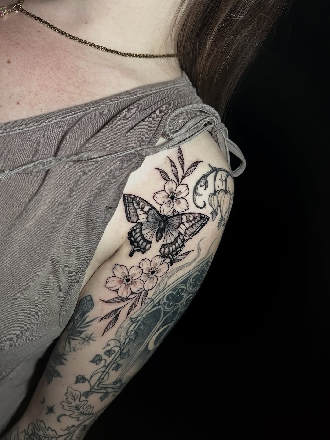 Tattoo by @ashleemshar — fine_line, black_and_grey
