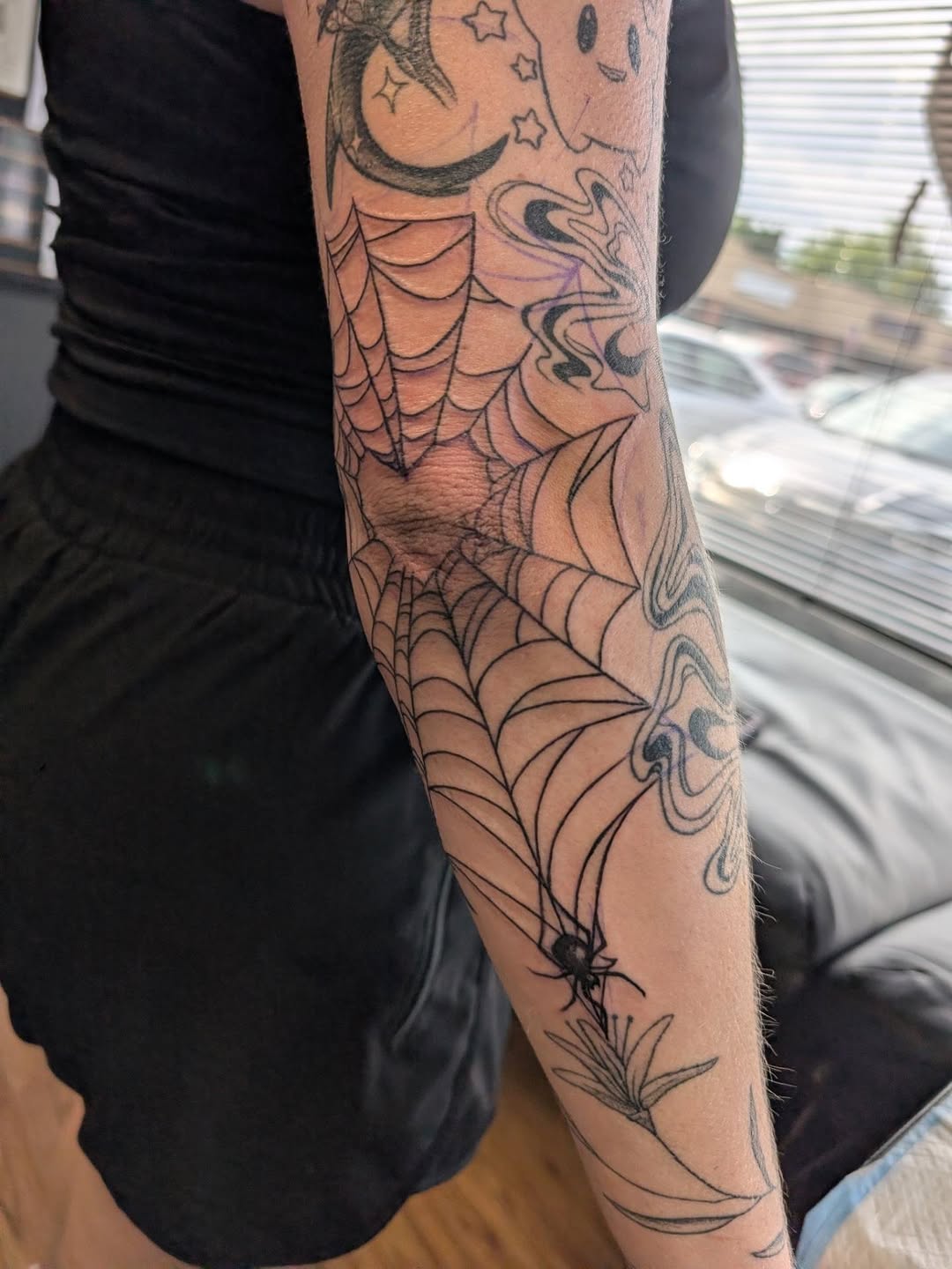 Tattoo by @hearthcreativestudios โ blackwork, fine_line