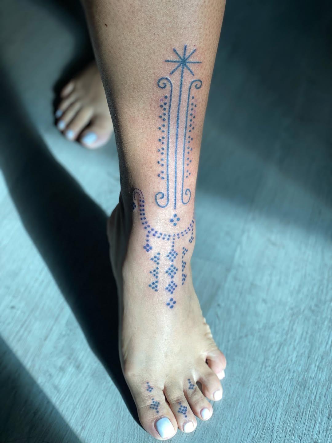 Tattoo by @brujatattooer β geometric, dotwork